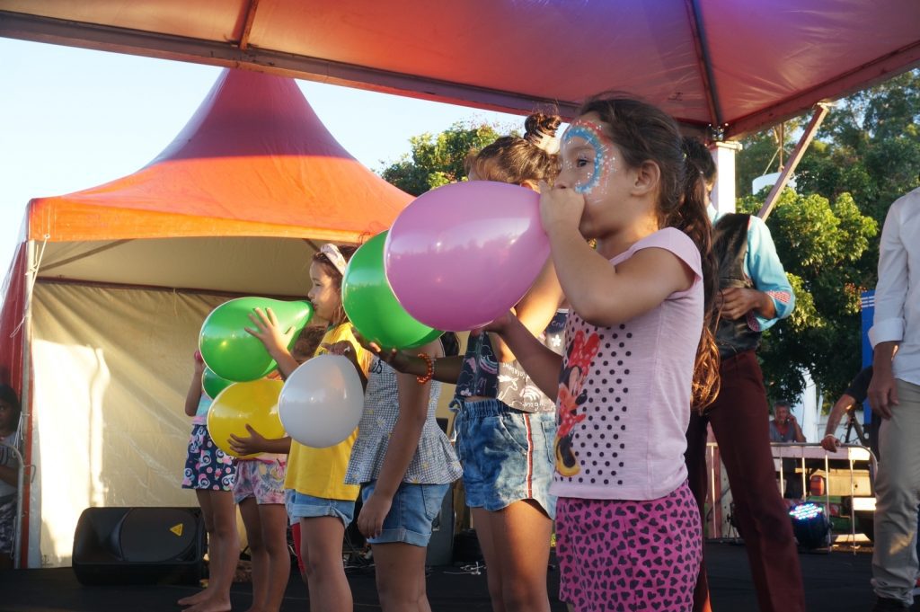 É hoje festa Natal nos Bairros city tour e brinquedos acontece