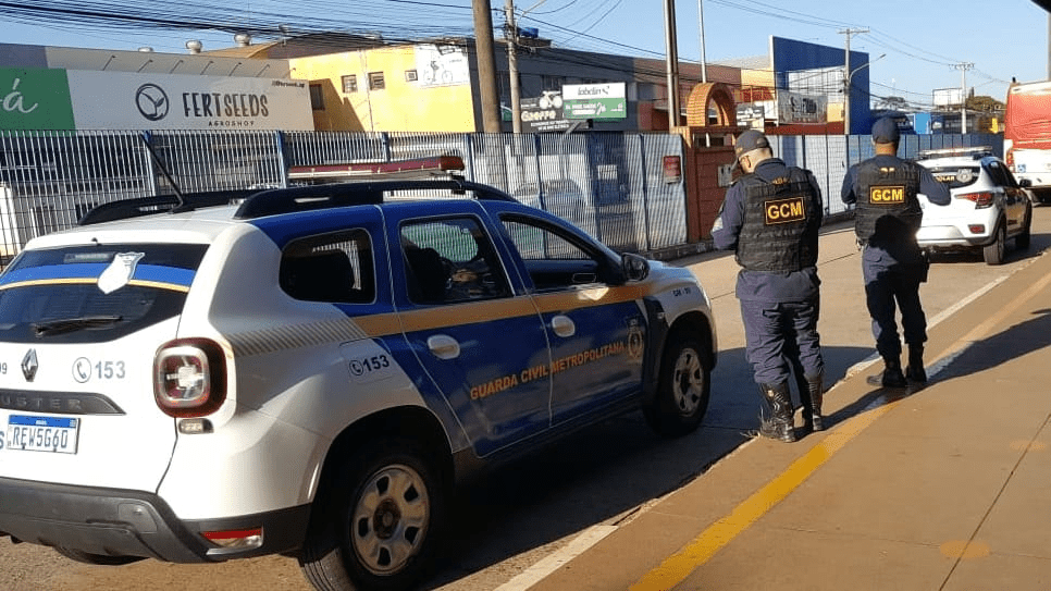 Homem mostra foto íntima a passageira e é preso pela GCM no General