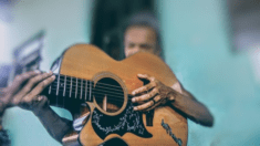 Violão furtado - Foto: Divulgação