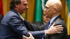 O encontro de Jair Bolsonaro e Alexandre de Moraes // Sergio Lima/AFP