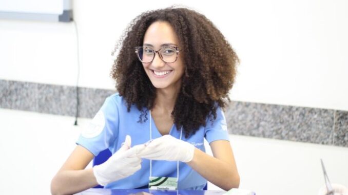 Gabriela conseguiu cursar Medicina na UFMS graças ao programa MS Supera - Foto: divulgação