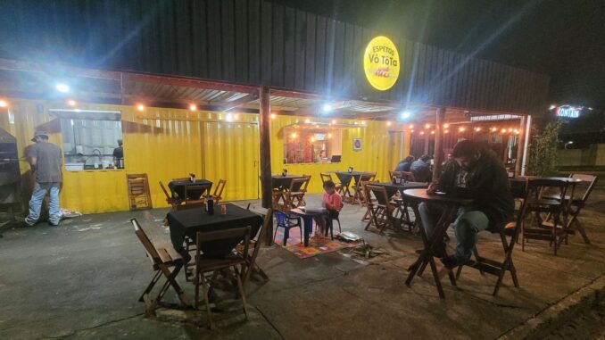 Espetos Vô Tóta fica localizado na Rua Nafe Pael com a Zulmira Borba, nº 202, no bairro Nova Lima